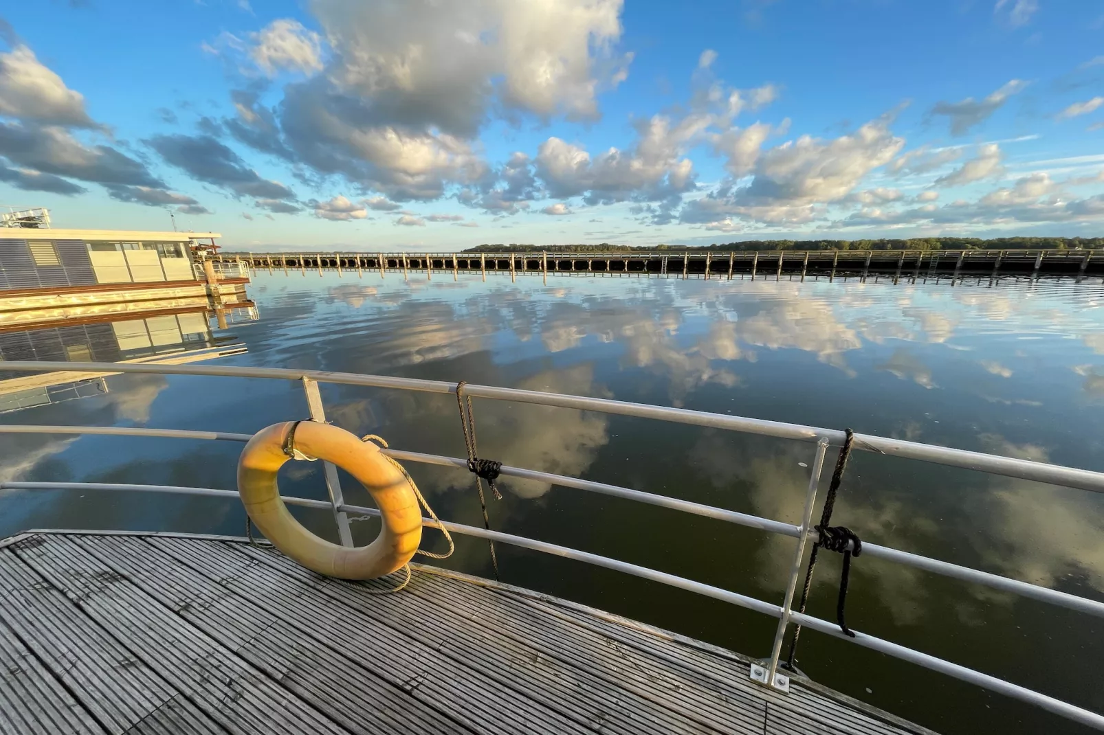 Floating House Charlotte - Vue d'été