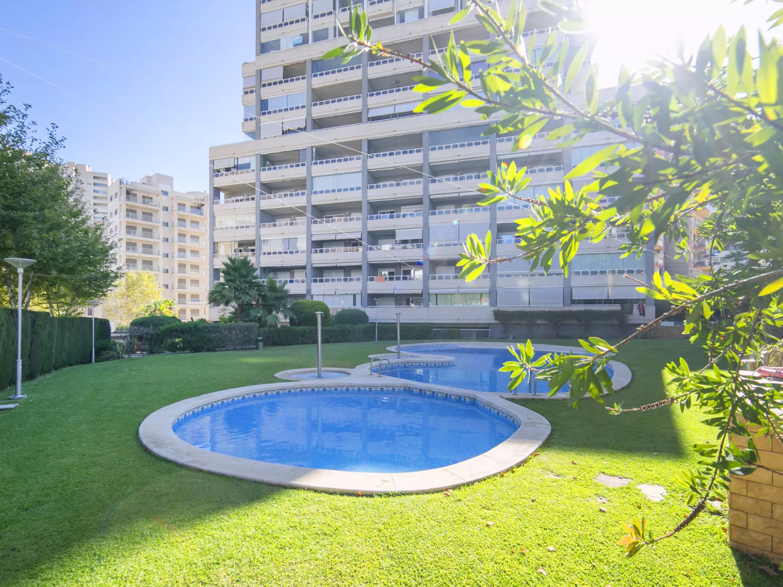 Apolo XVIII - Outside