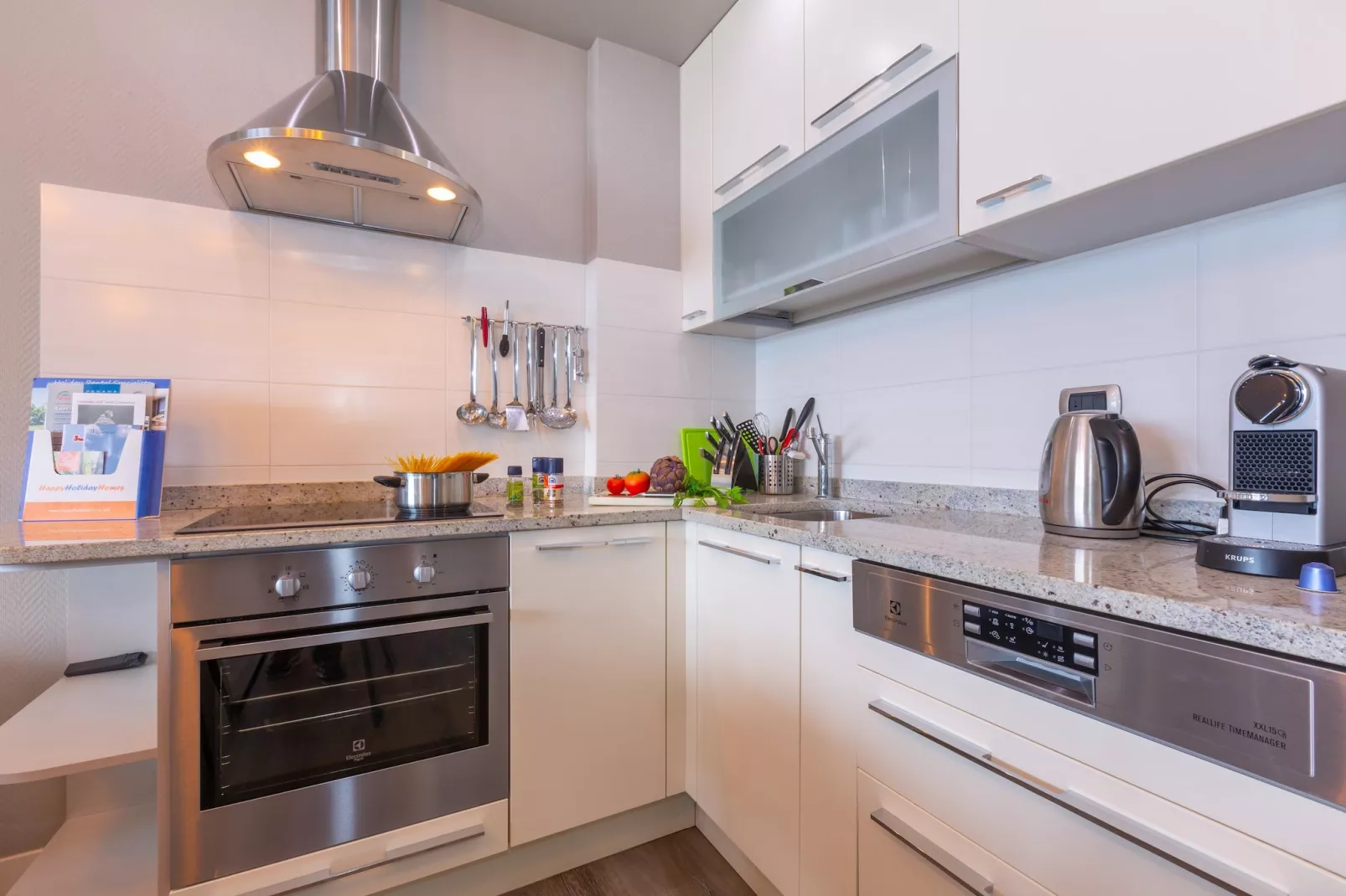 RESIDENCE PORTO LETIZIA - PALACE-2ROOM APT 6 PAX LAKE VIEW DELUXE 8210 - P2LD6 - Kitchen