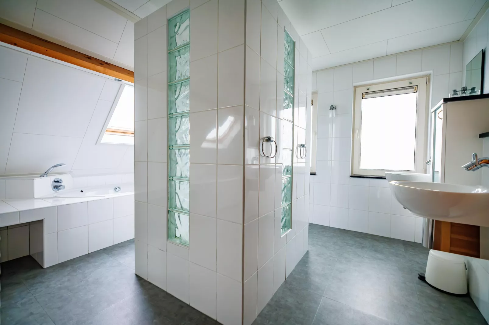 Vakantiepark Eiland van Maurik 4-Bathroom