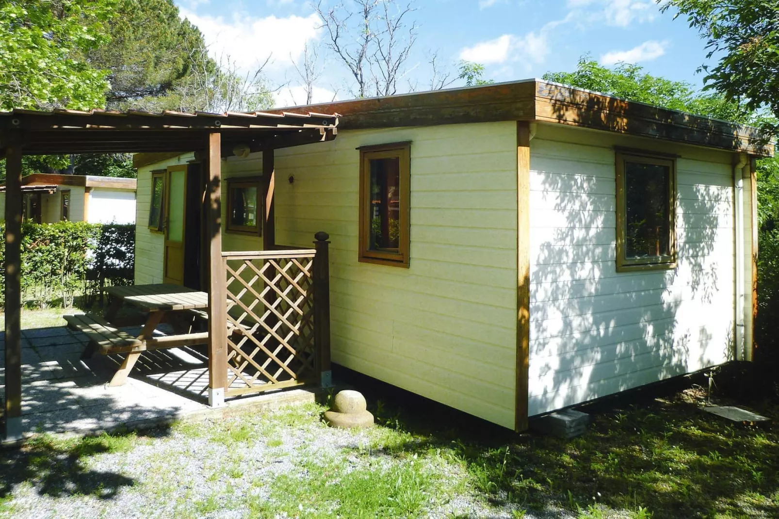 Ferienresort C'era Una Volta Villanova d'Albengo - Type MH B 2 Pax ca 24 qm - Außenbereich Sommer