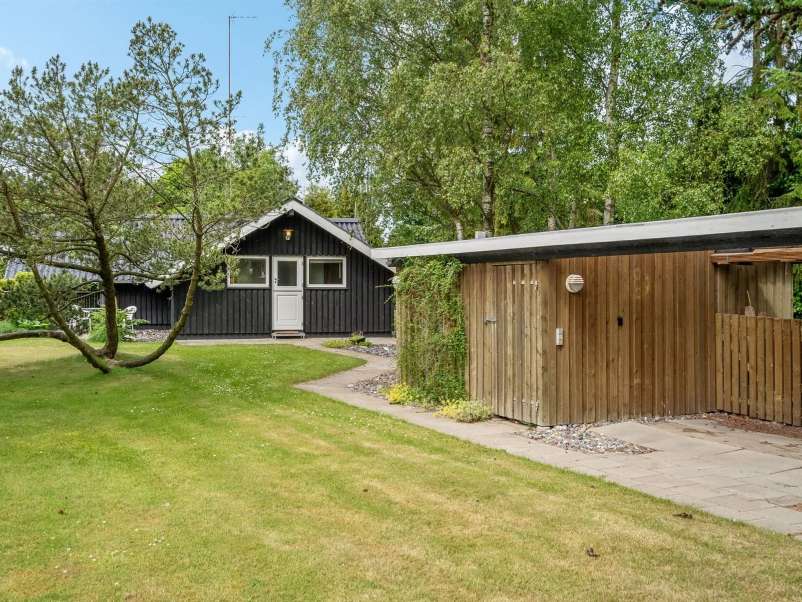 "Nadezda" - 450m from the sea-Draußen