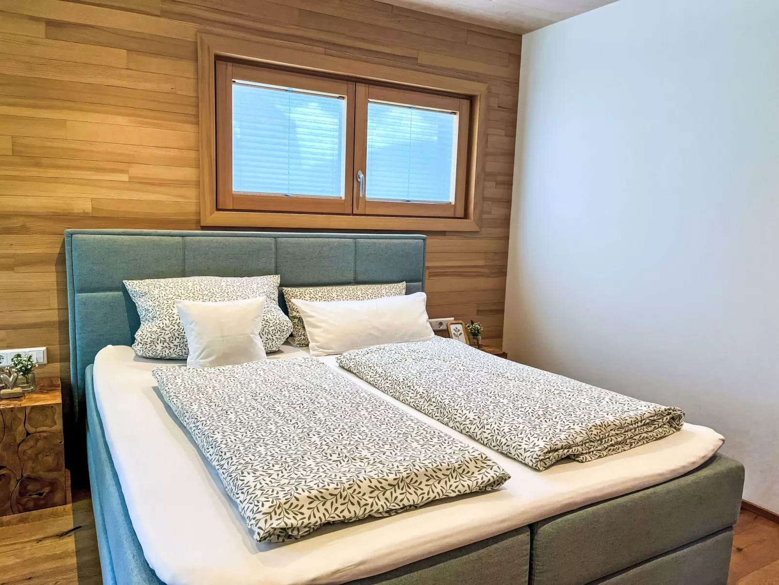 Kinast (HFT201)-Inside