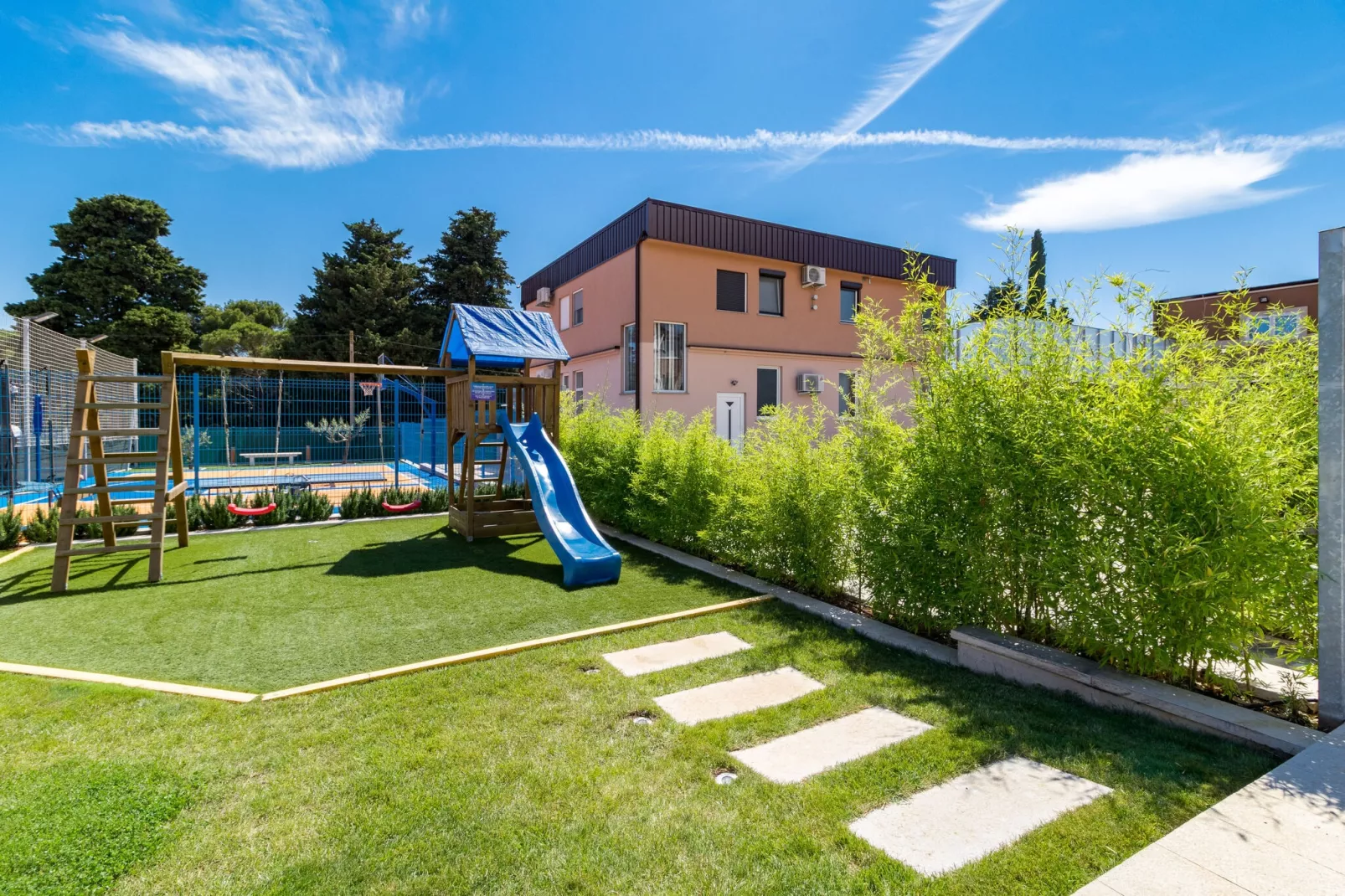 Villa Istrakamen-Park facilities