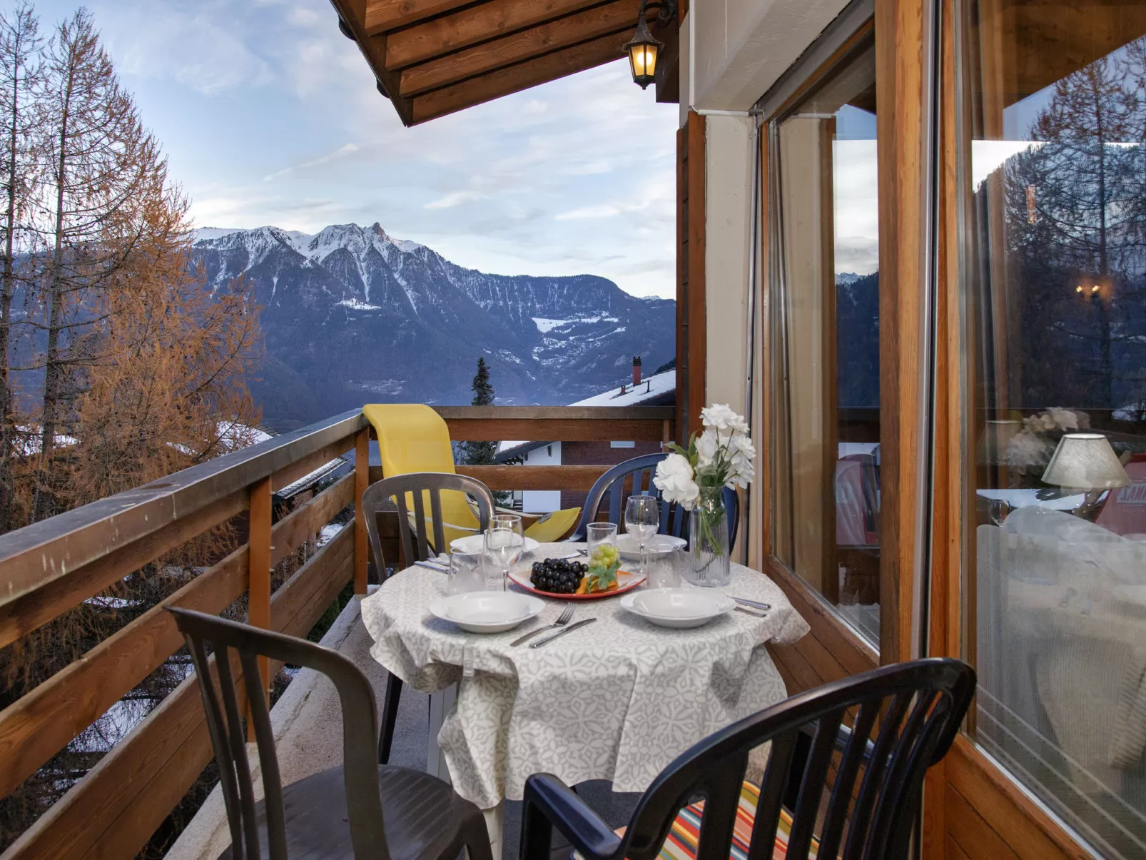 Beau Site No 21 - Outside