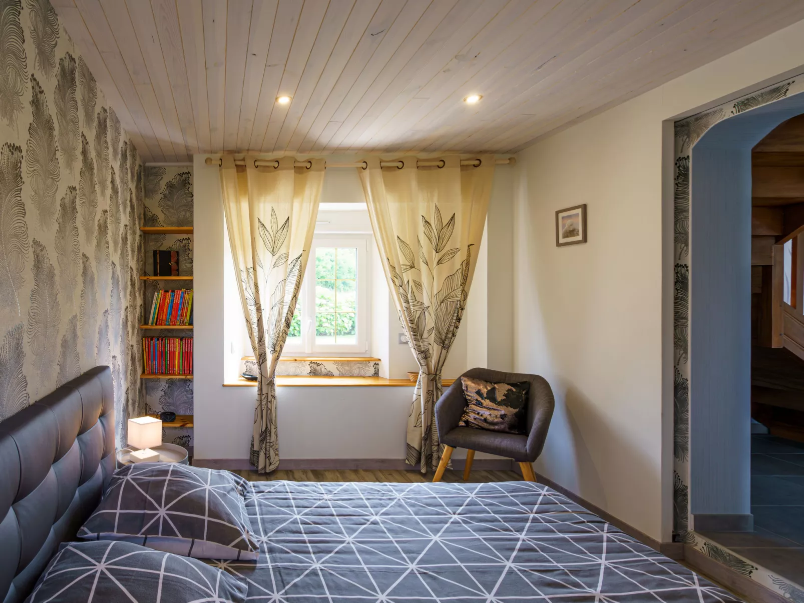 Les Volets Rouges - Drinnen