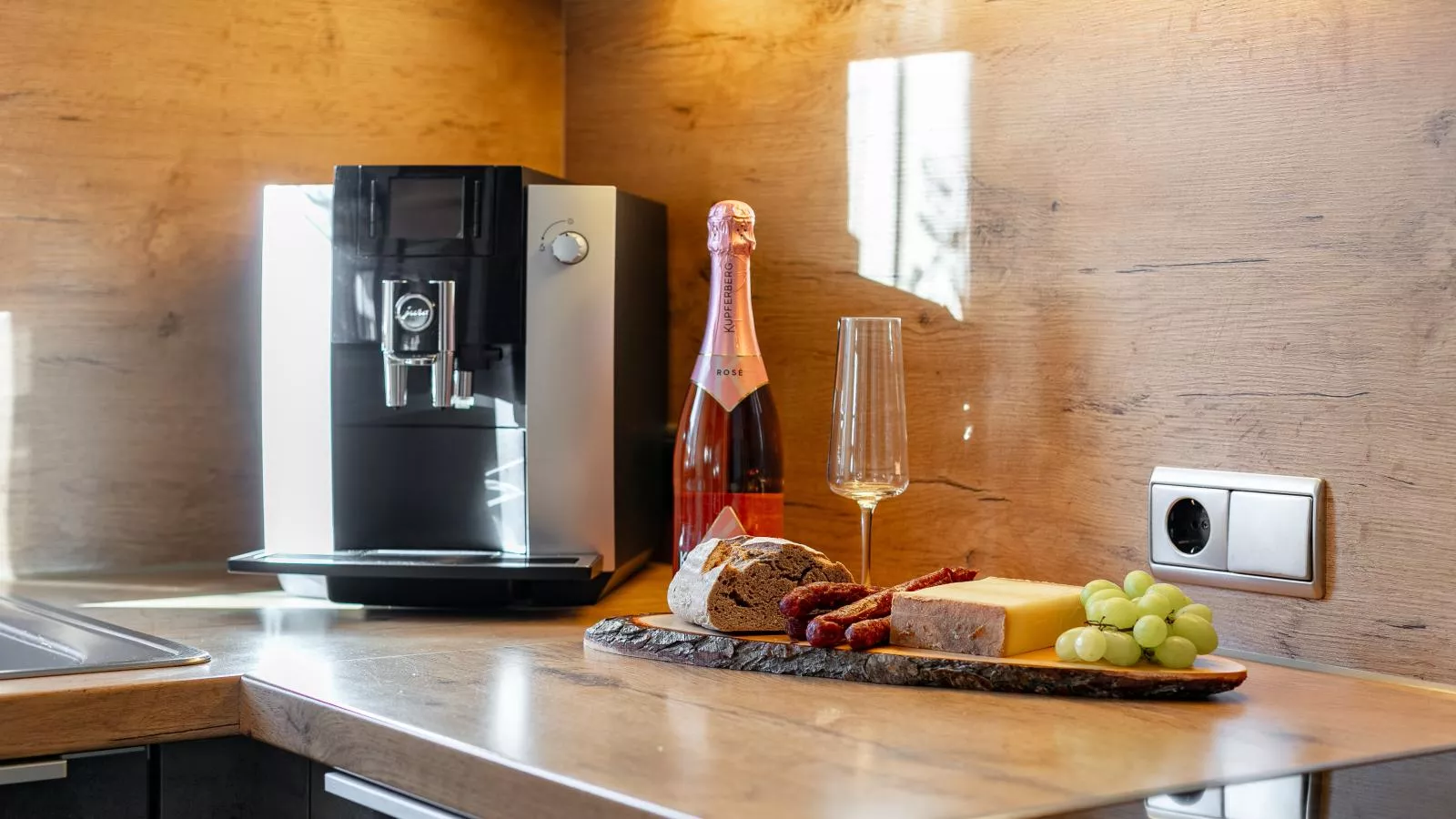 Rosalie-Lorena-Kitchen