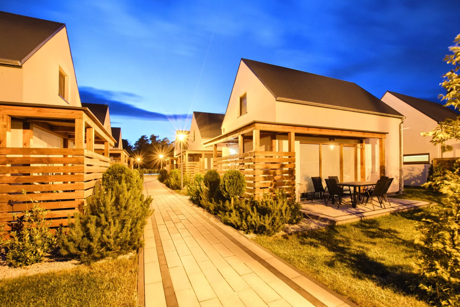 Domy z basenem Rogowo dla 7 osób-Außenbereich Sommer