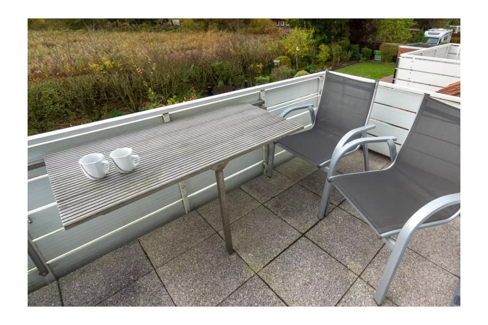 320564-Terrasse / balcon