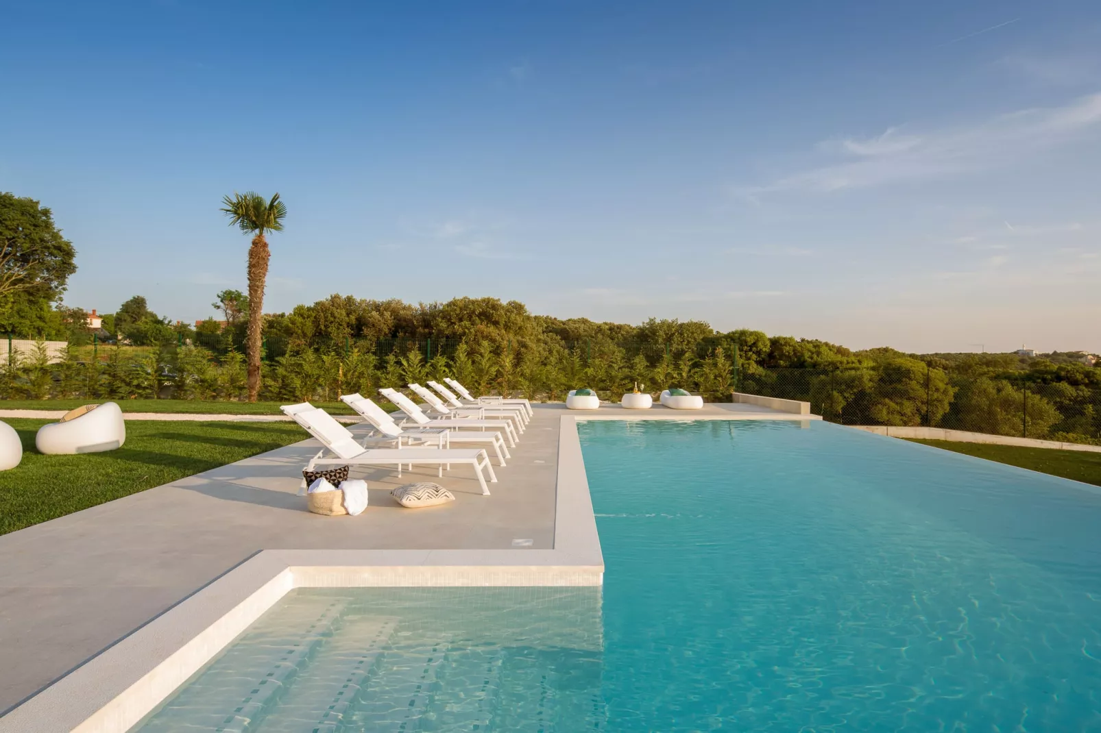PS Deluxe-Pool