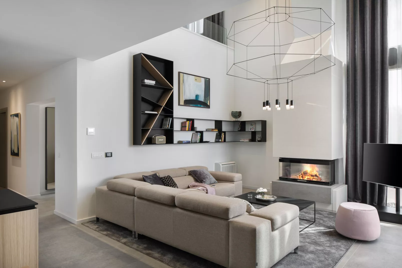 PS Deluxe-Living room