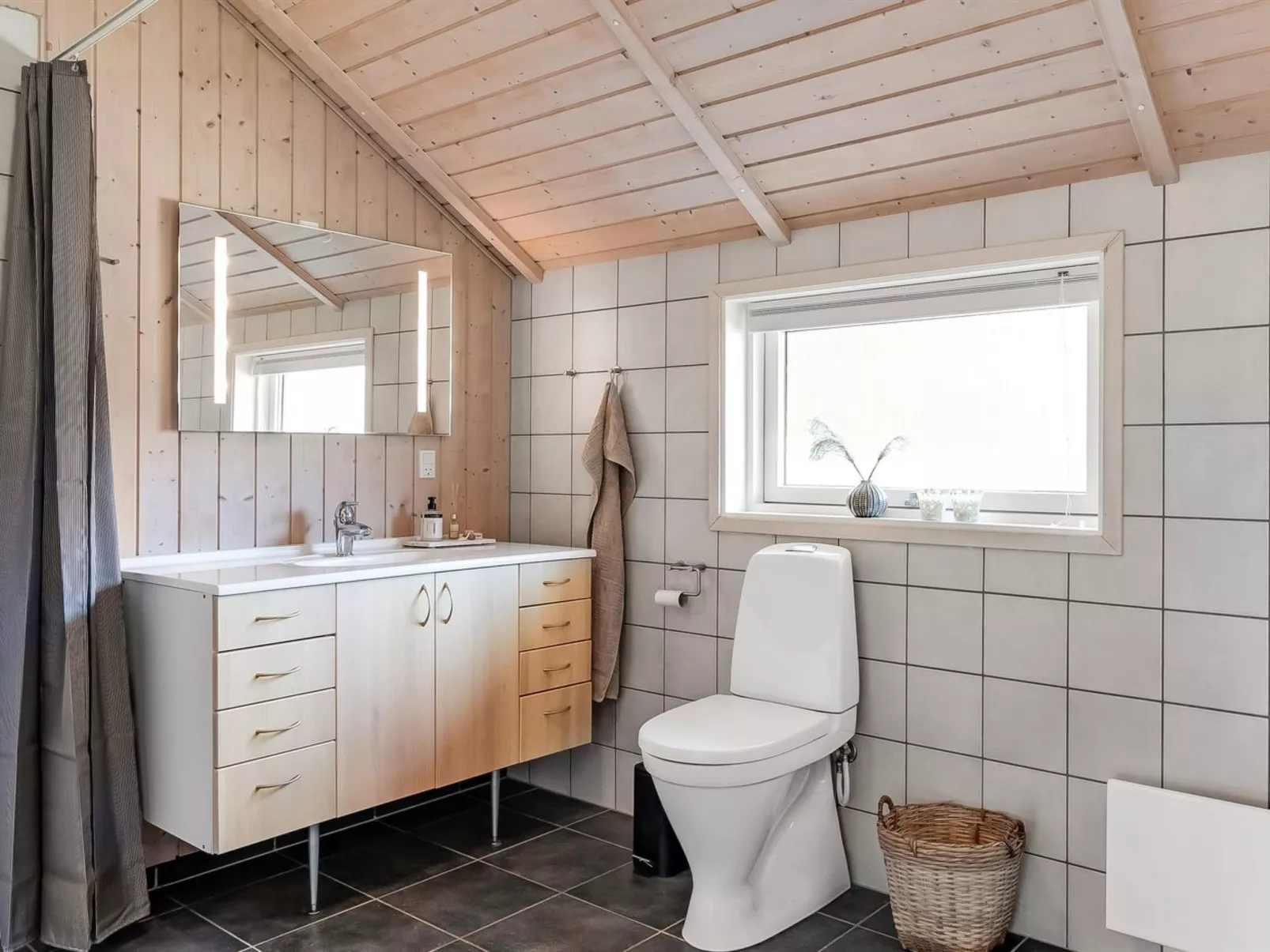 "Truels" - 30km from the sea-Drinnen