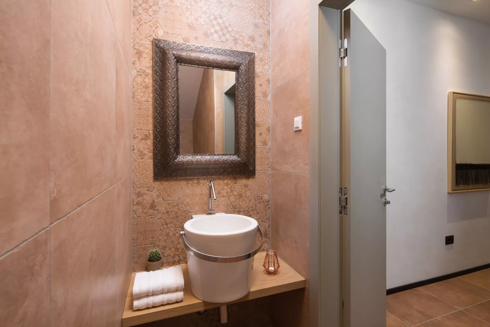 PS Deluxe-Bathroom