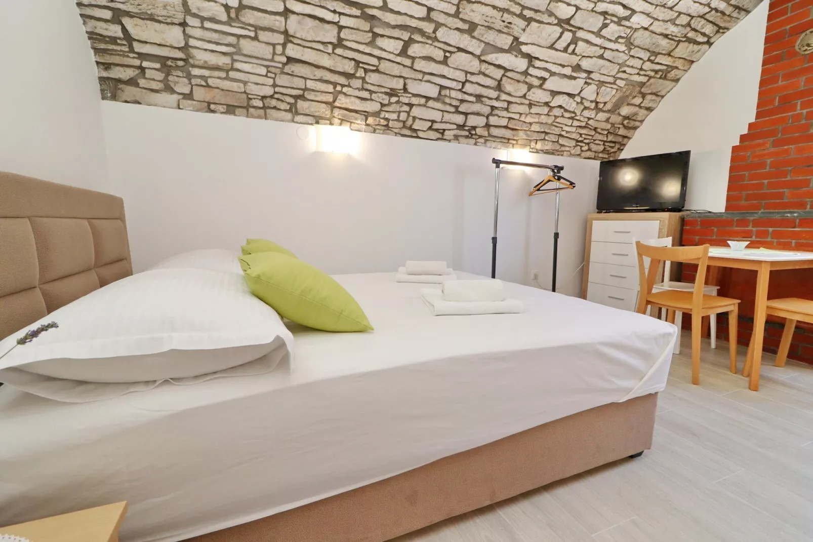 Studio Joković - Studio Apartment with Terrace and City View - Indoor