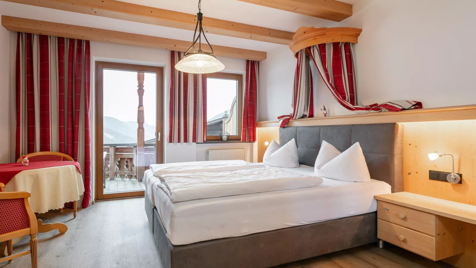 Landhaus Marchfeld Top 1  Top 2 - Bedroom