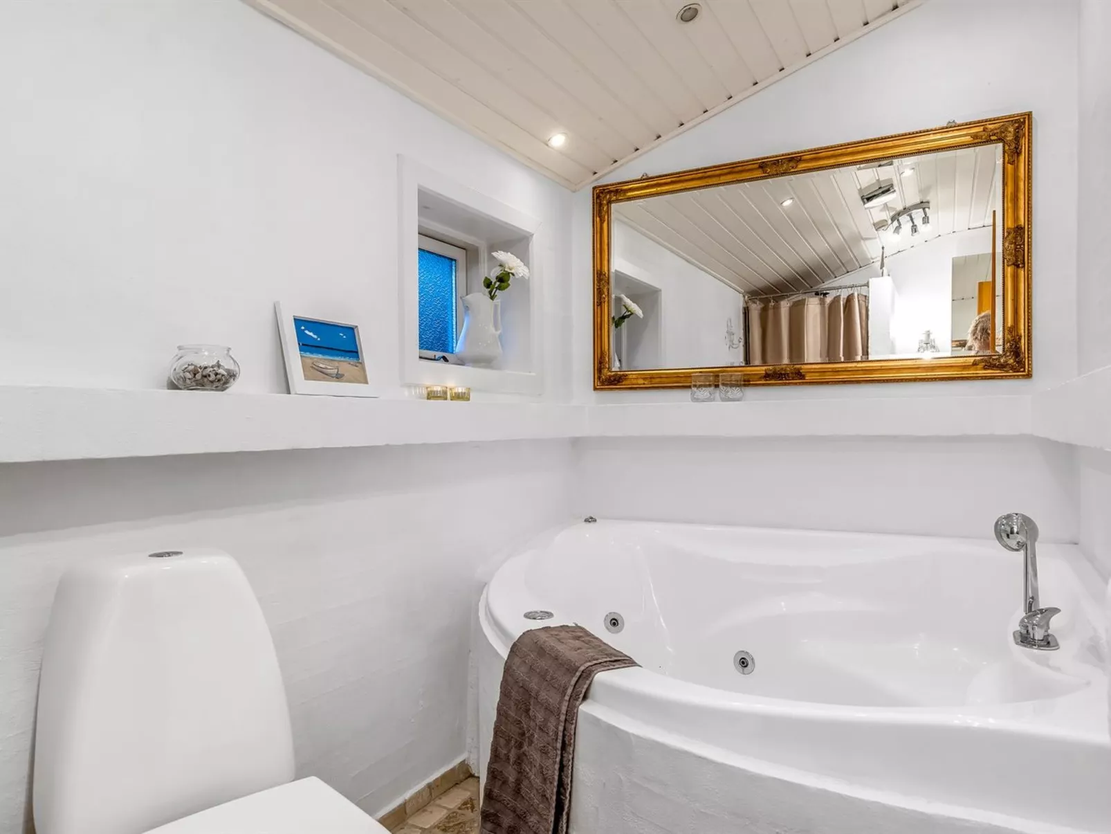 "Felicia" -  from the sea - Drinnen