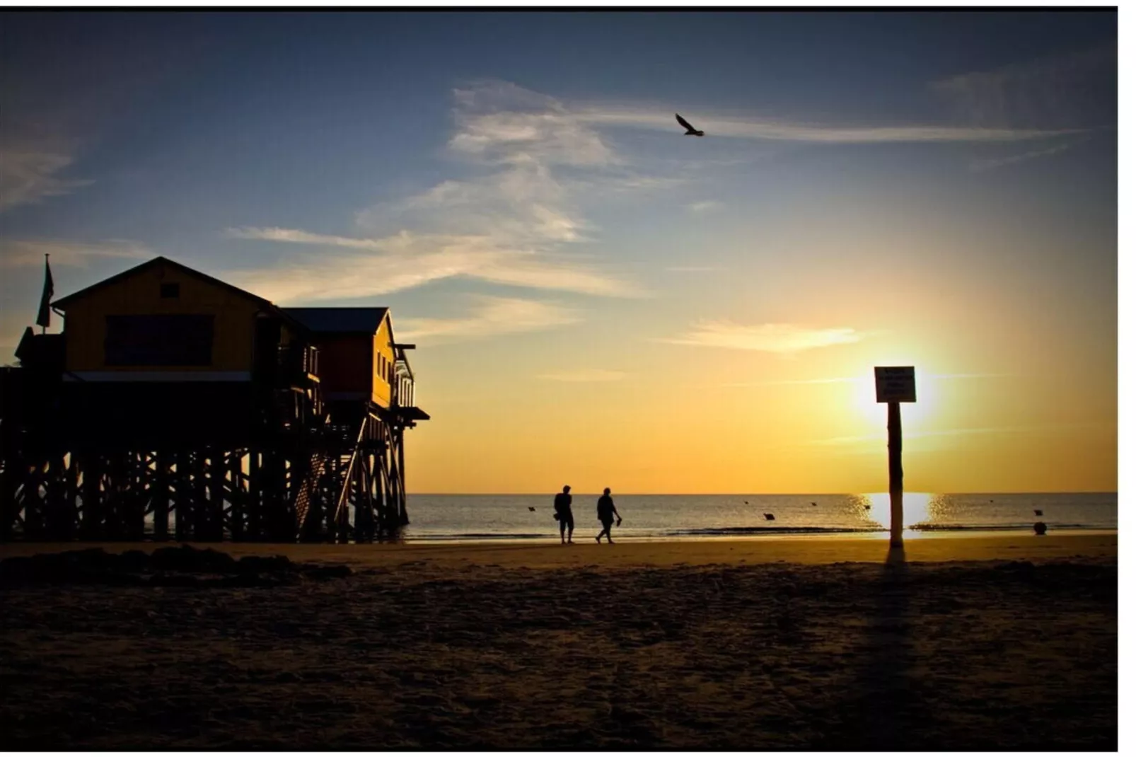 604282 - Exterior in summer