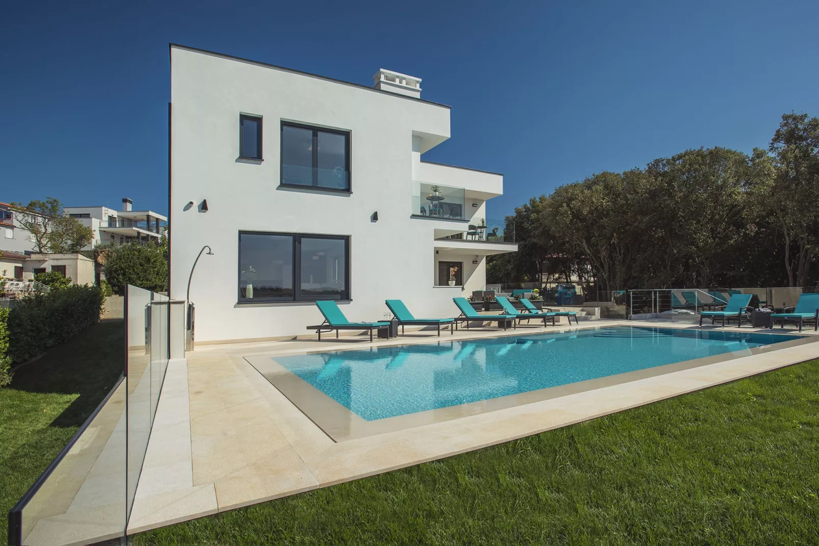 Villa Sail-Exterior summer