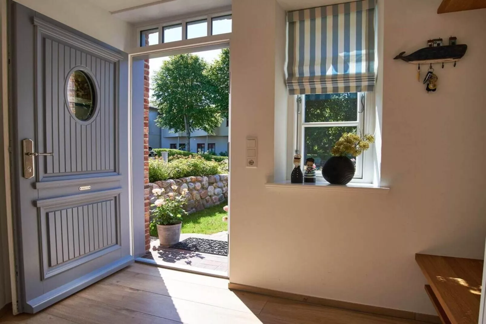 291403-Hall & reception