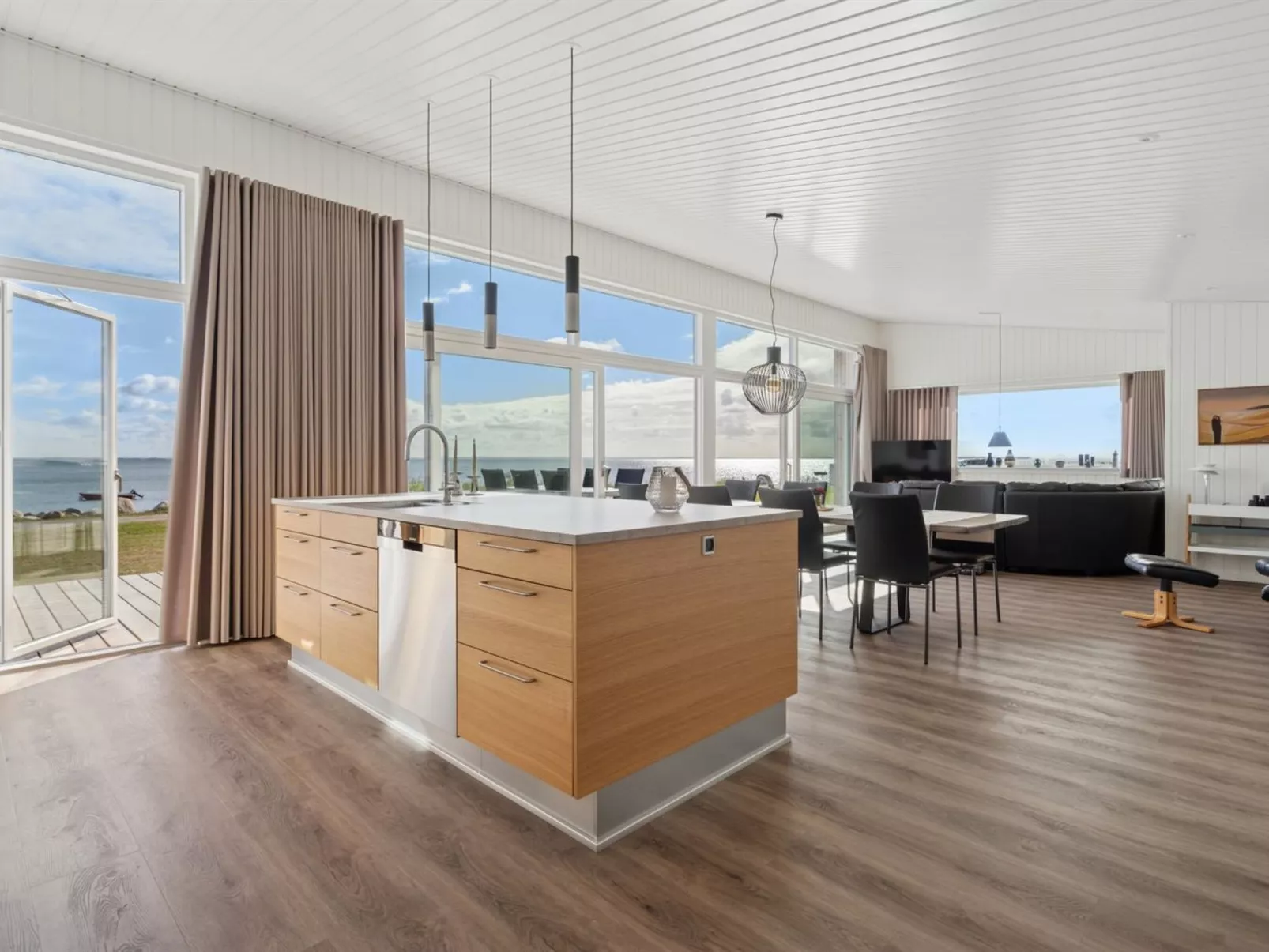 "Eljas" - 10m from the sea-Inside