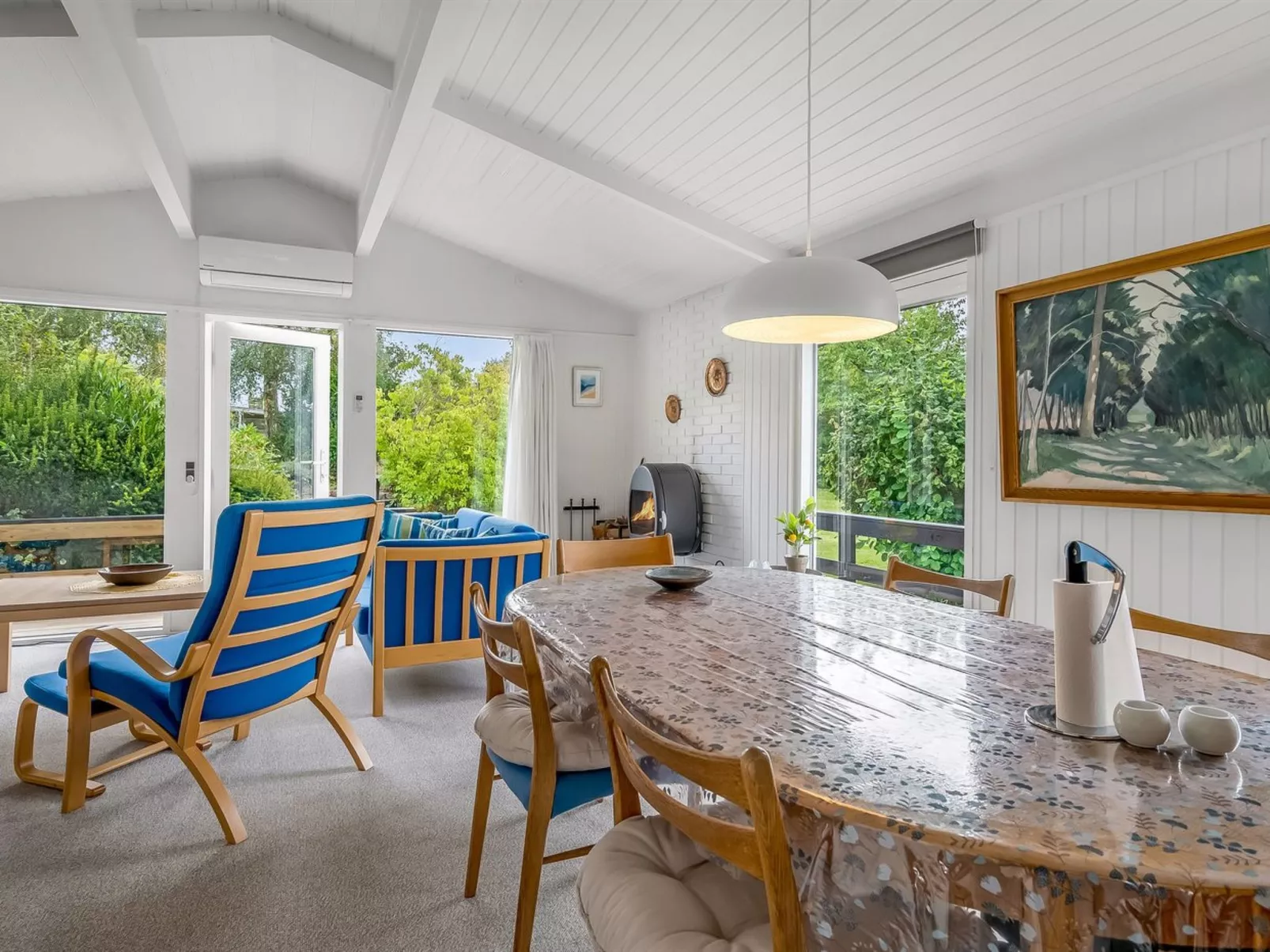 "Ayo" - 200m from the sea-Drinnen