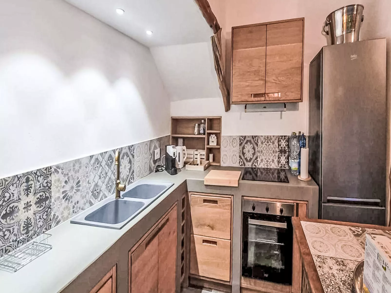 Stazzu Sarra di Monti-Drinnen