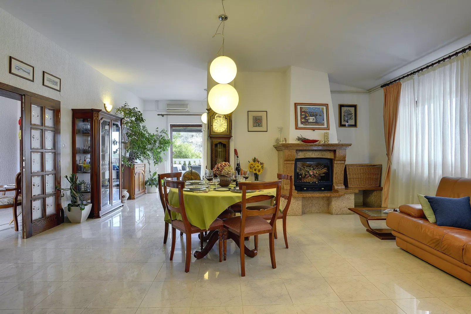 Villa Mima-Living room