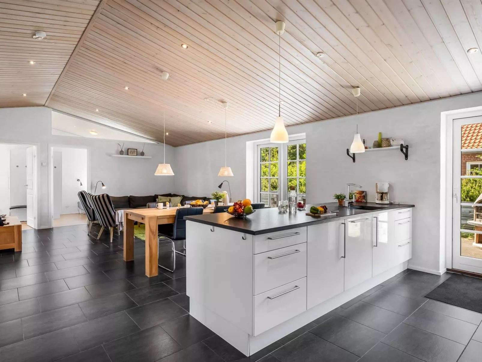 "Merit" - 3.2km from the sea-Drinnen