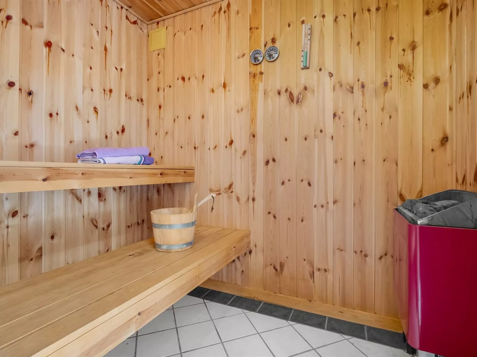 "Margrethe" - 600m from the sea-Drinnen