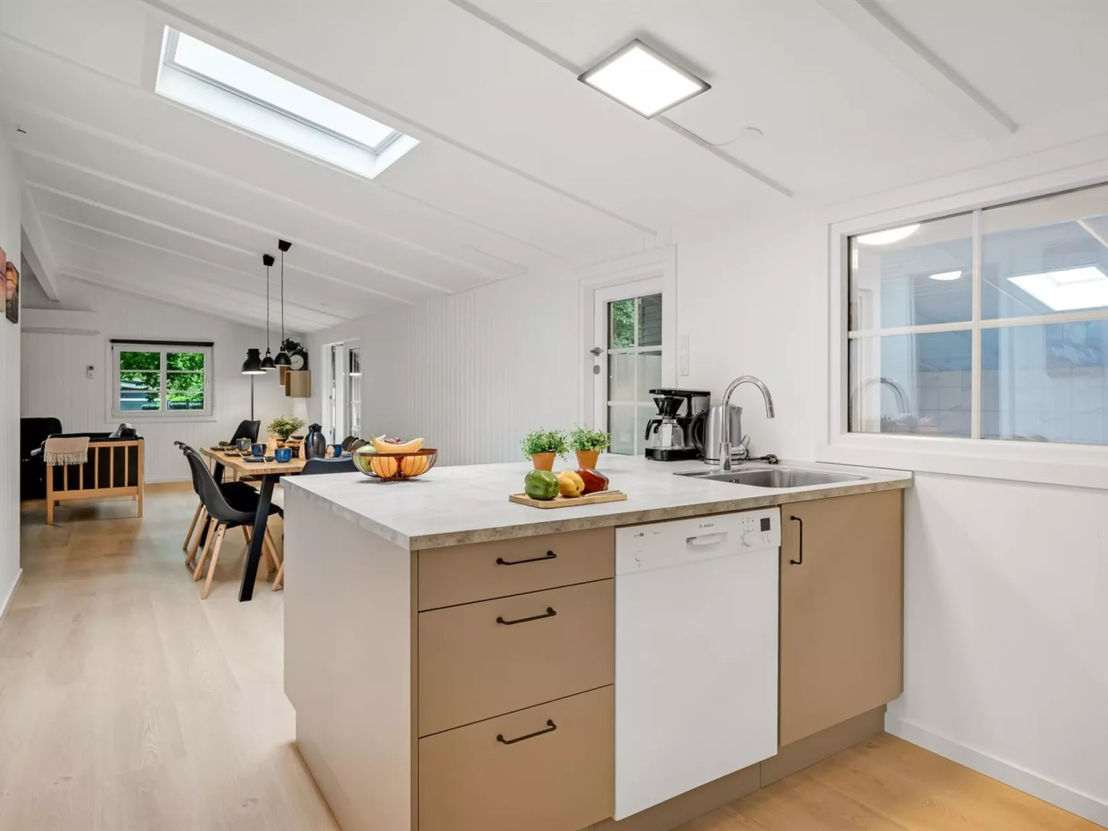 "Mena" - 10km from the sea-Drinnen