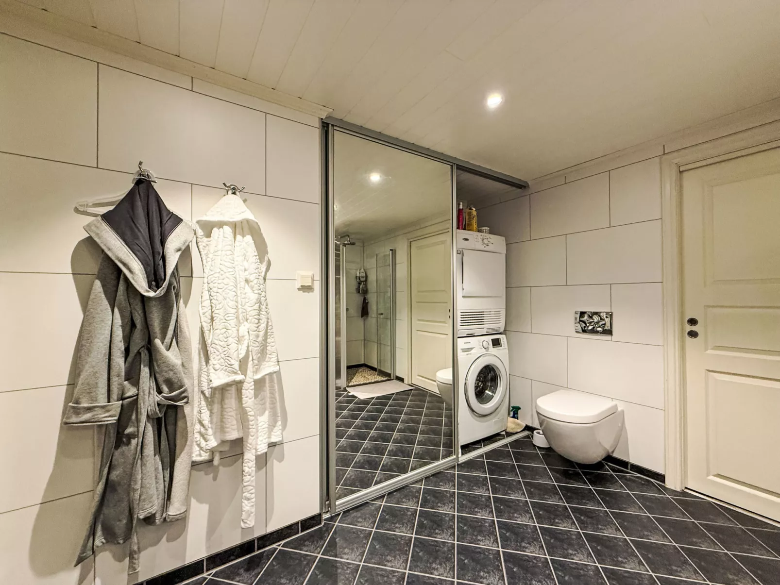 Høyanger Panorama - Inside