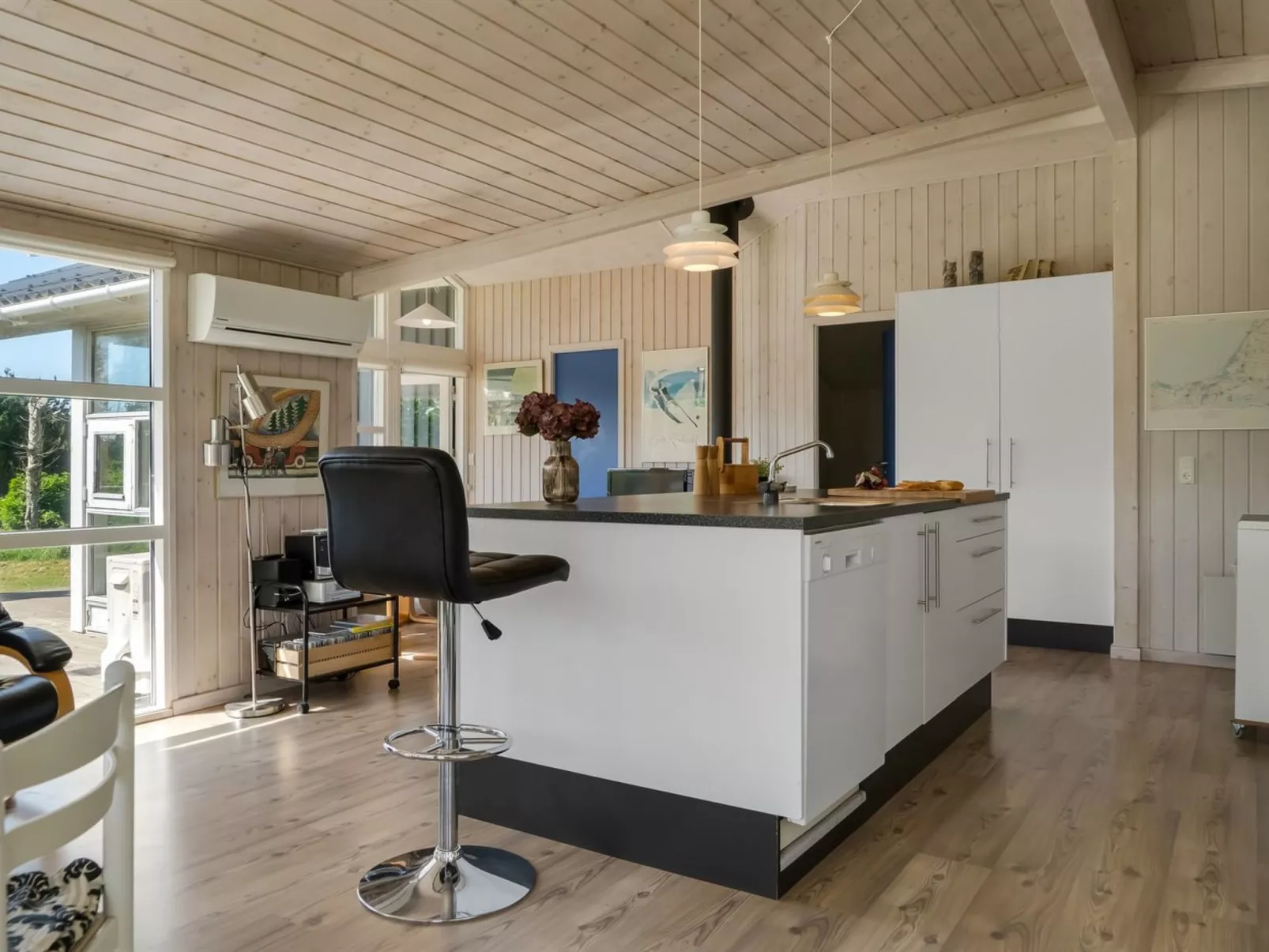 "Annvy" - 875m from the sea - Inside