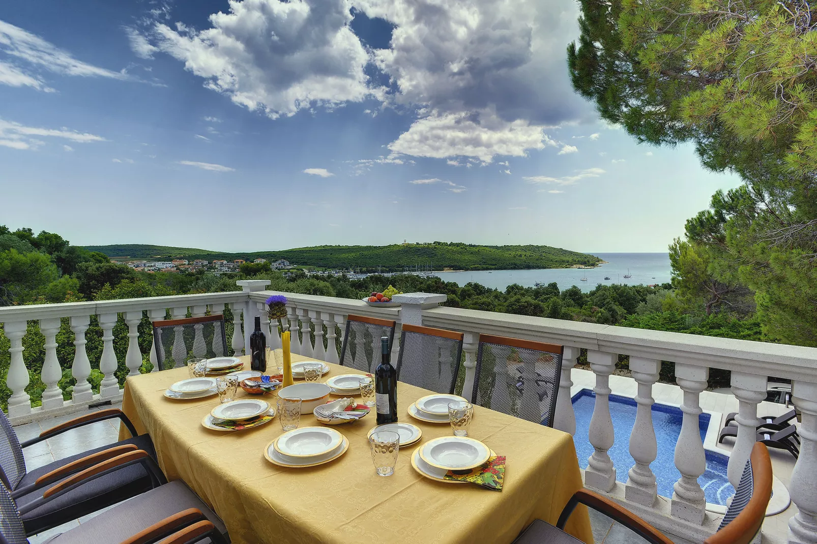 Villa Mima-Terrace balcony