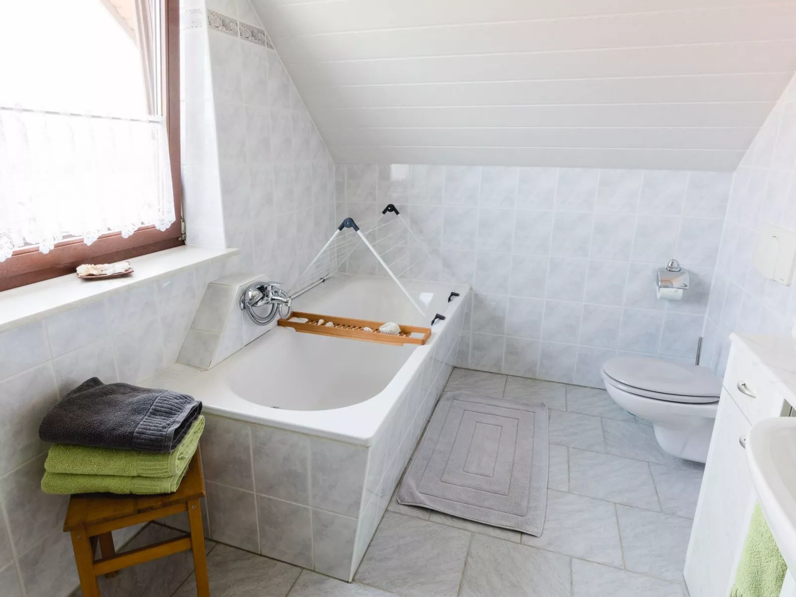 Mit Parkplatz und Fahrradunterstellmöglichkeit mit Balkon nah am Wald - Image-tags.info