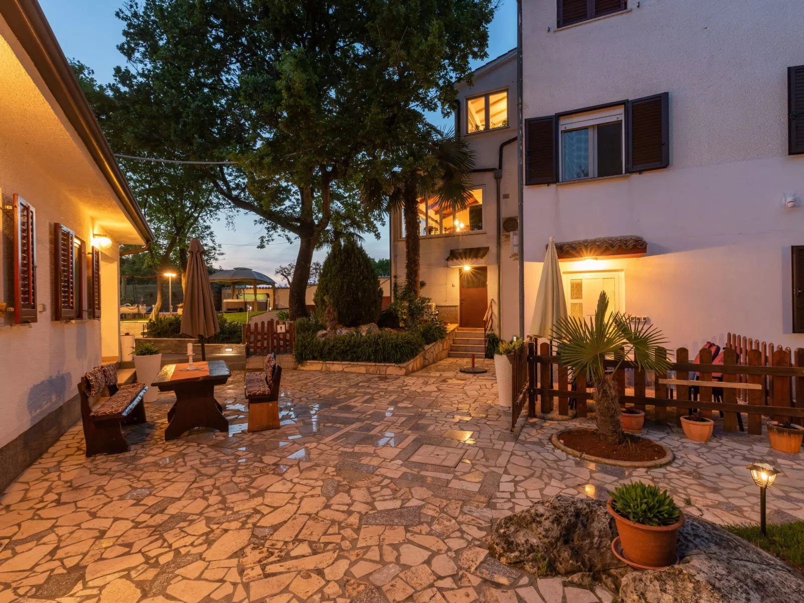 Haus Garden - Dehors