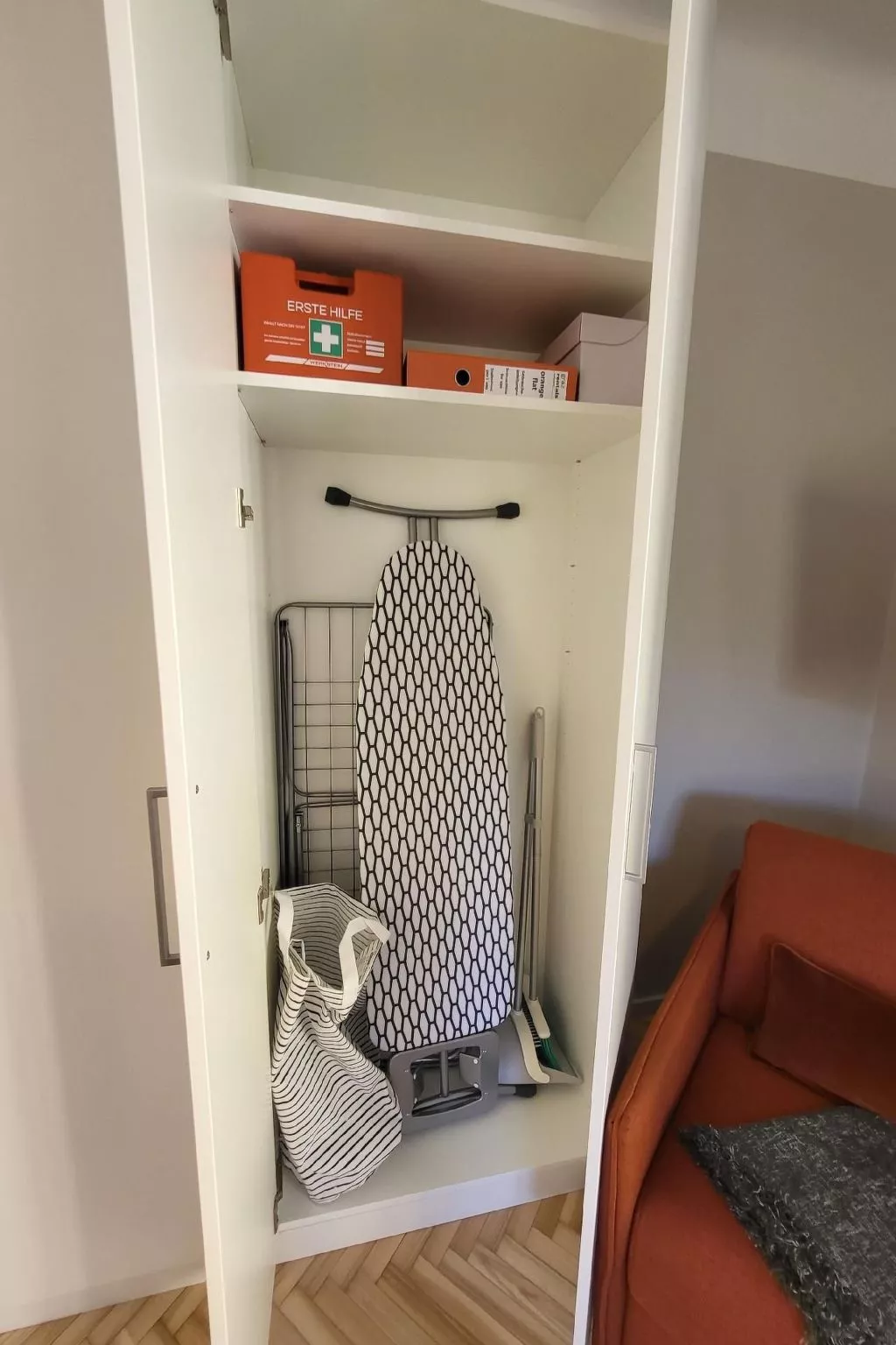 Orange Flat neben K-F-Universität, neu und gemütlich, mit Parkplatz - Image-tags.info