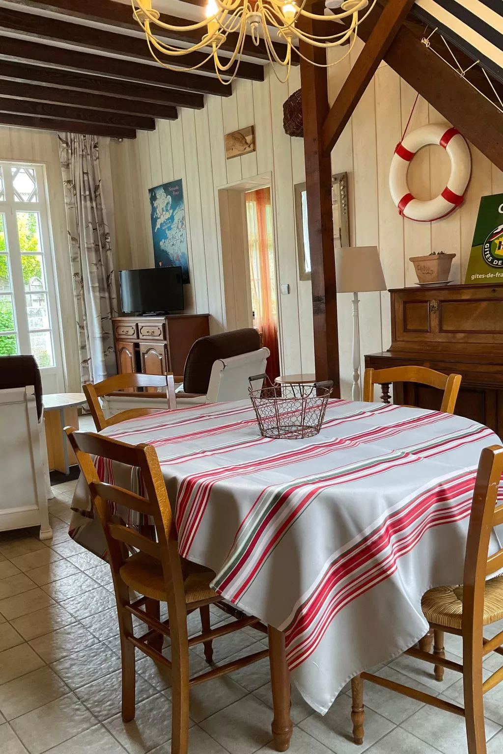 "Les flots bleus" (Die blauen Strände) - Drinnen