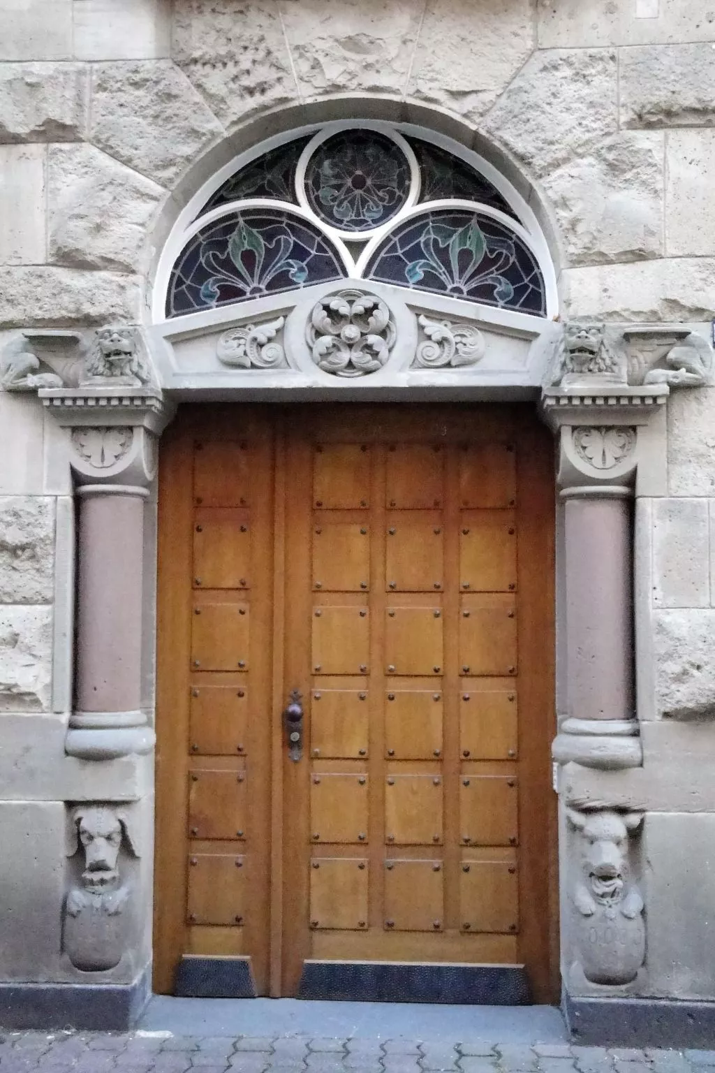 Wohnung in einem historischen Gebäude mit Balkon und Blick auf die Mosel - Image-tags.info