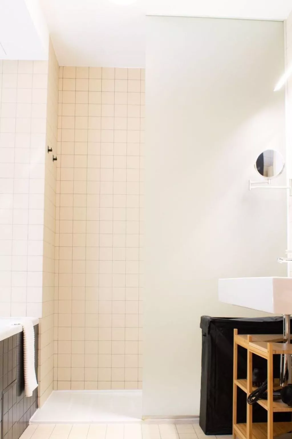 "Chic City Escape 2B" - Image-tags.info