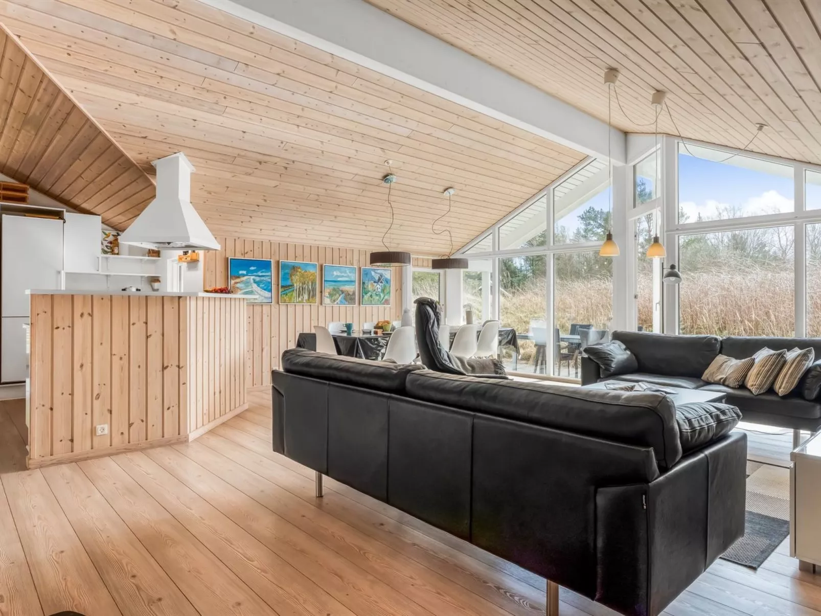 "Botwith" - 2.8km from the sea - Drinnen