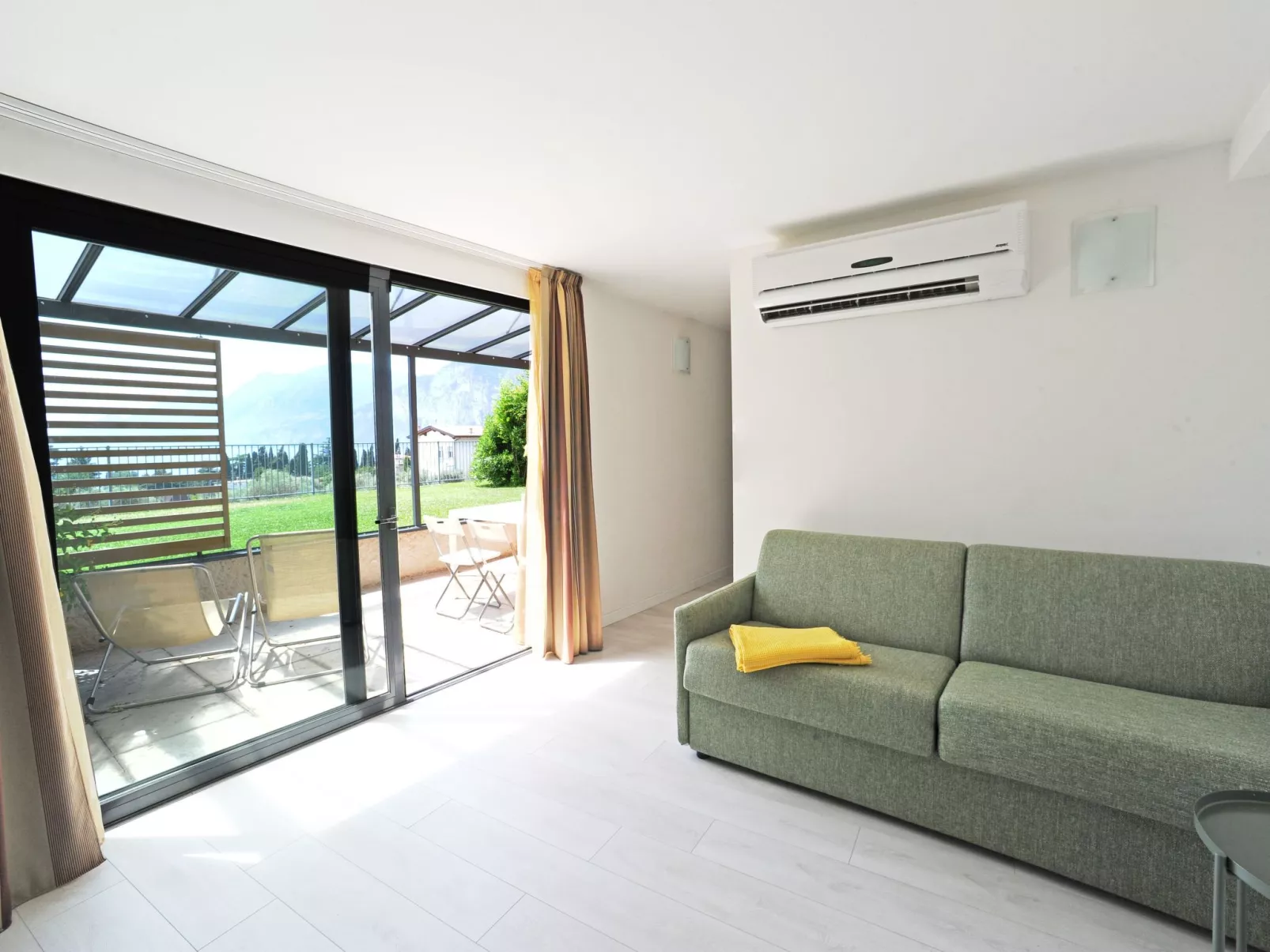 Zwei-Zimmer-Wohnung mit Seeblick - Image-tags.info