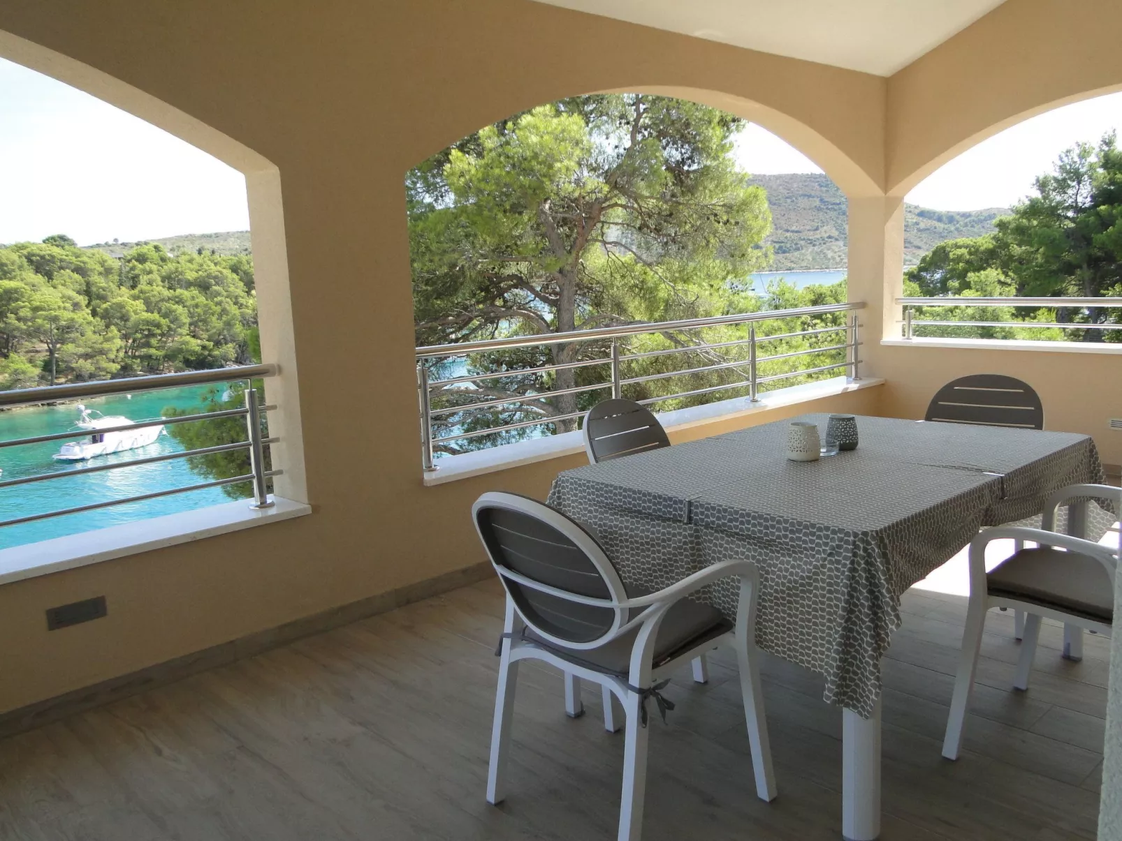 Aurea 3 Modernes Apartment direkt am Meer - Image-tags.info