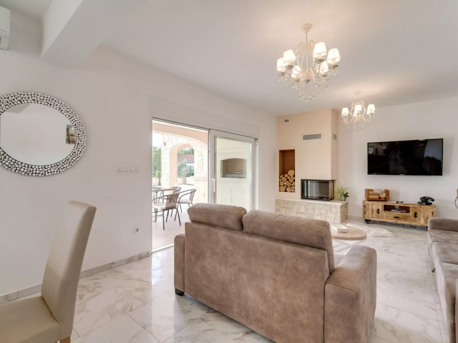 Haus in Pinezići mit privatem Pool - Image-tags.info