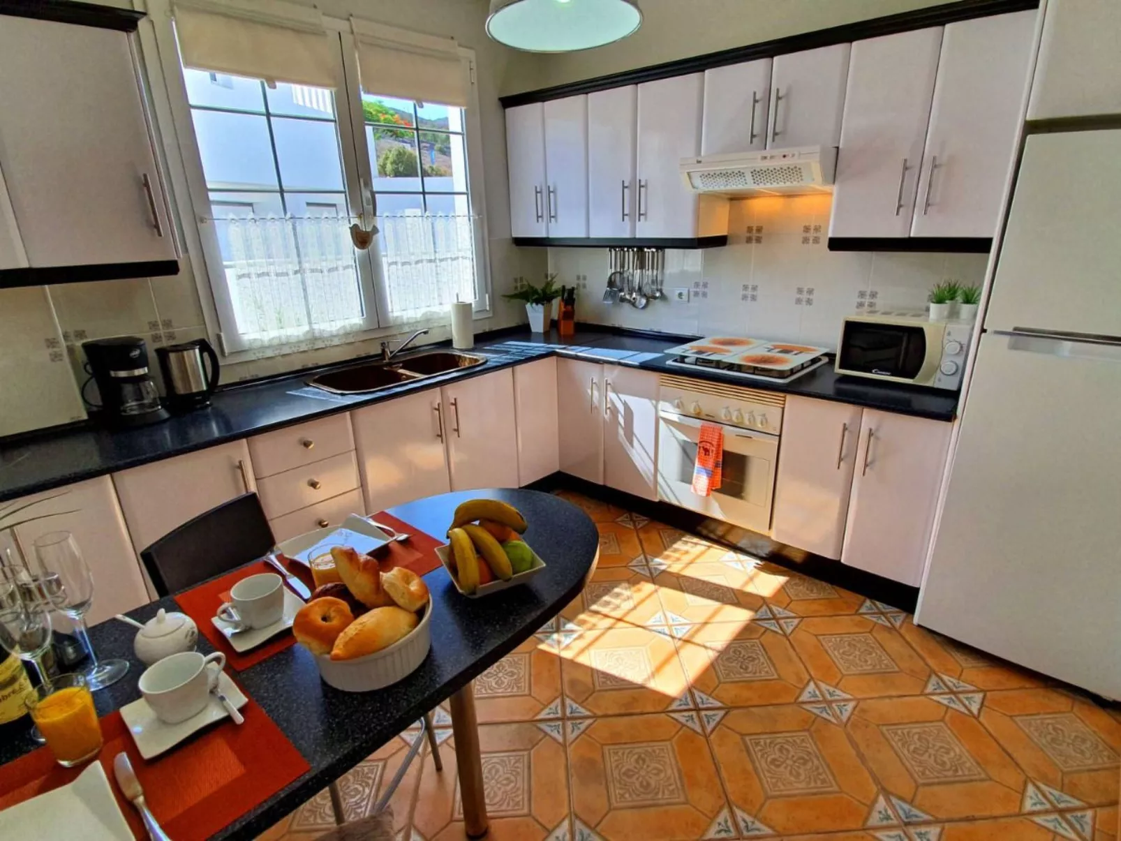 Gemütliches Ferienhaus in Tarajalejo mit Großem Garten und Meerblick - Image-tags.info