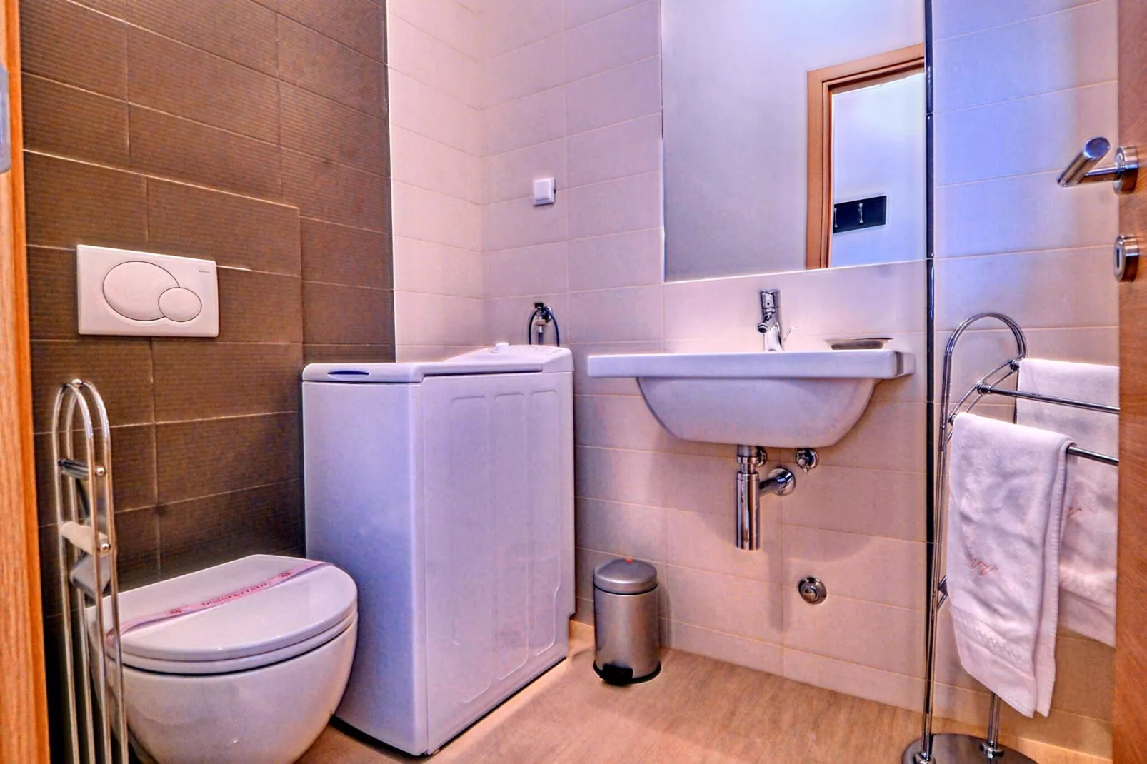 Villa Blue 2-Bathroom
