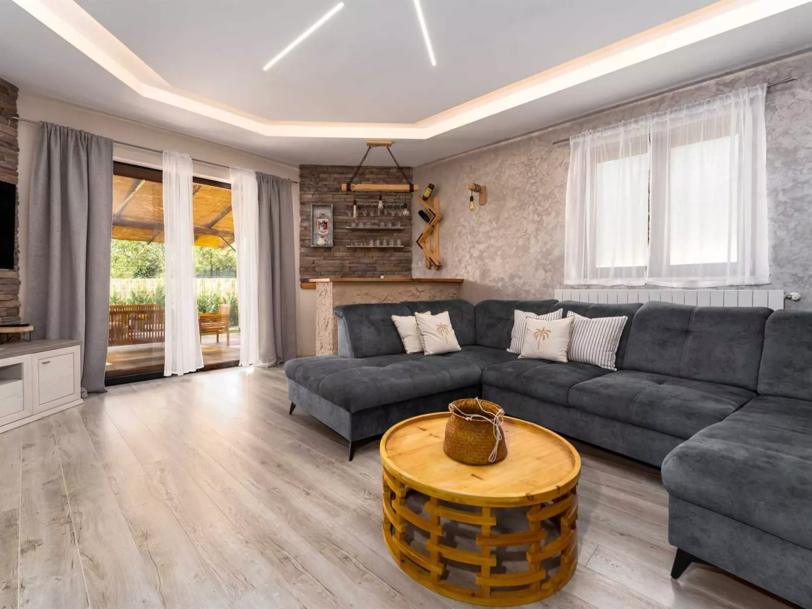 Ferienvilla mit Pool, ruhige Aria - Image-tags.info