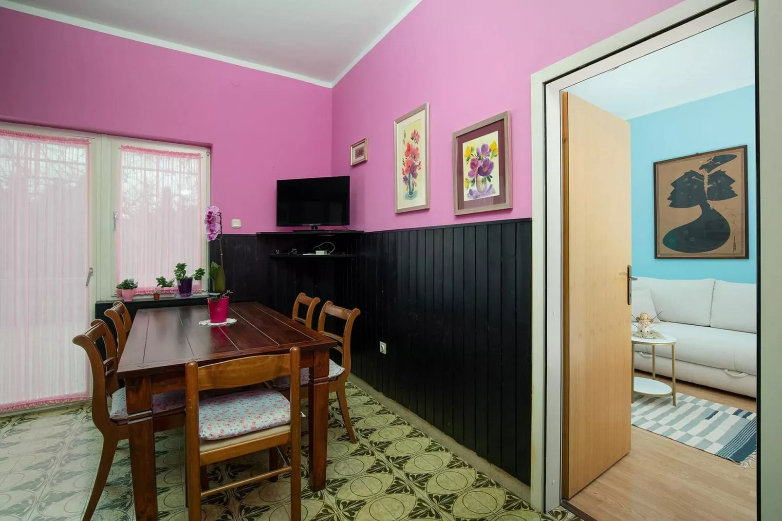 Anamarija-Dining room