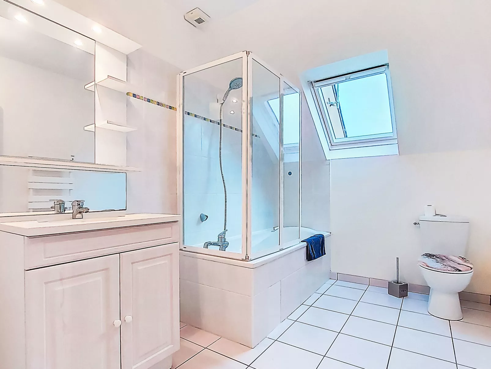 An Ty Porzh - Inside