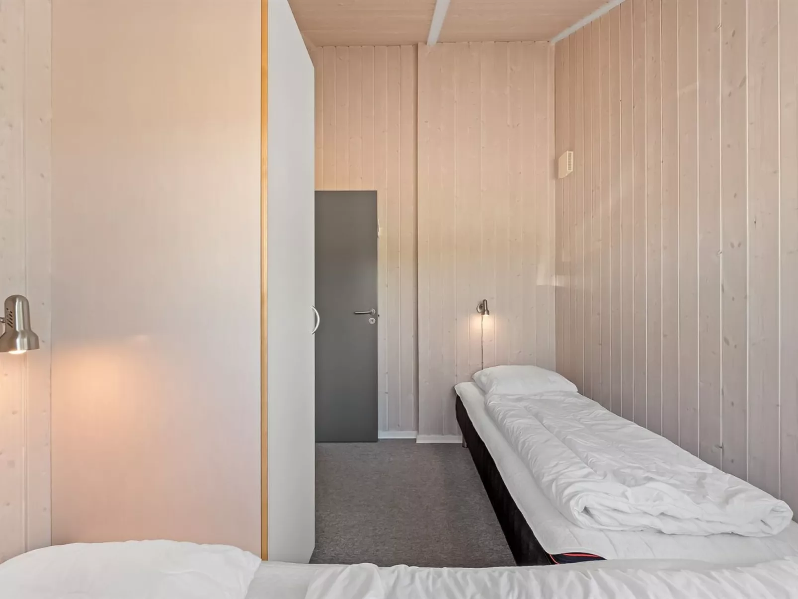 "Arine" - 700m to the fjord - Inside