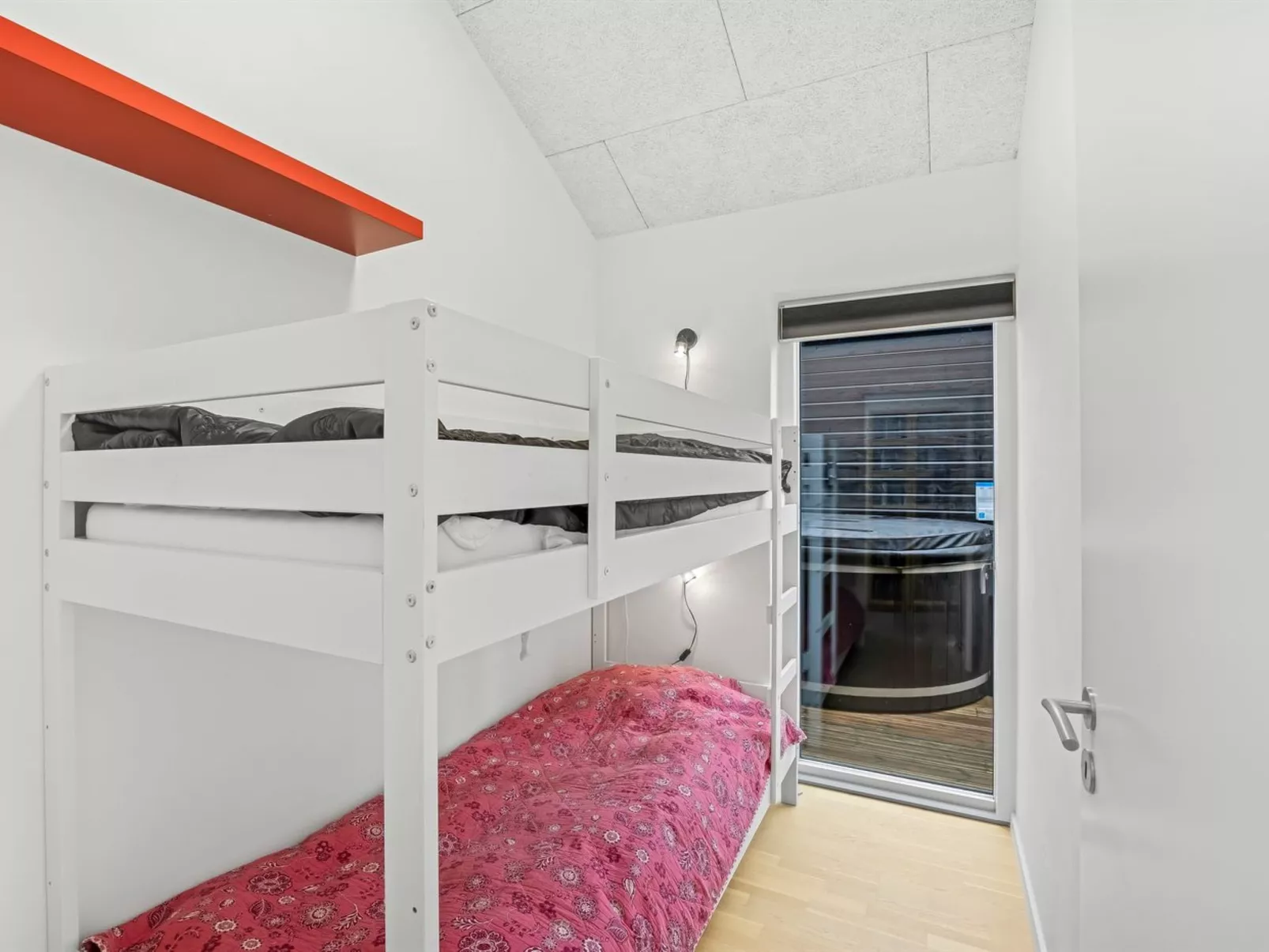 "Elenor" - 900m from the sea-Drinnen